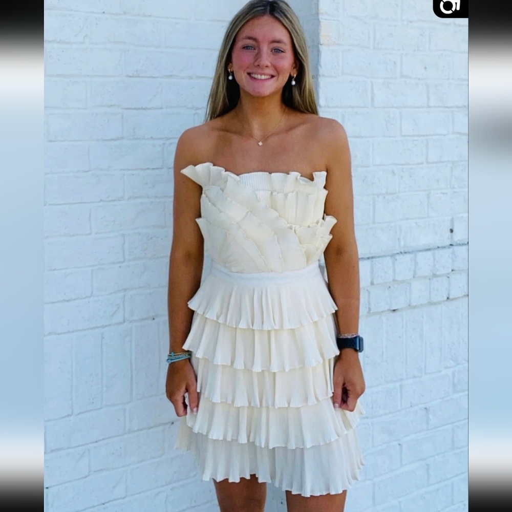 Cream Layered Pleated Ruffle Mini Dress Size Medium